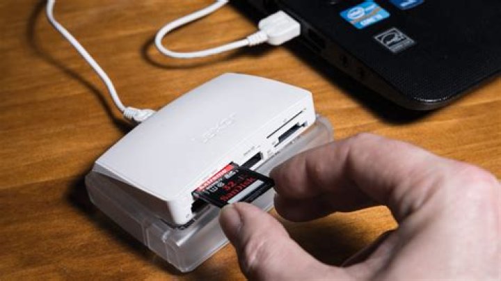 Can iPhone use DLNA?