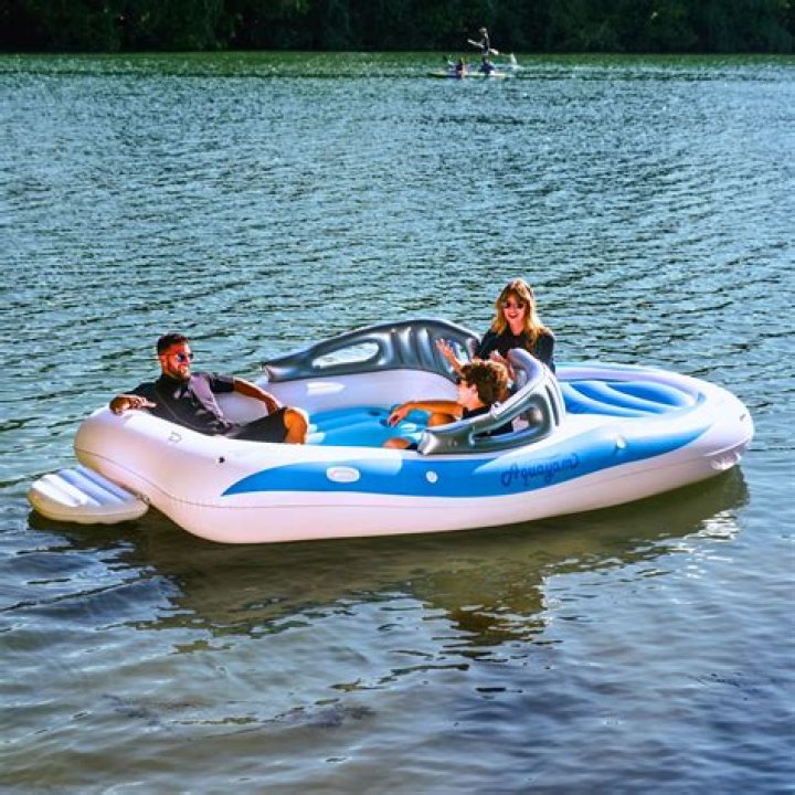 Do you have to register an inflatable boat in Massachusetts?