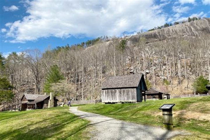 Does Stone Mountain State Park have cabins?