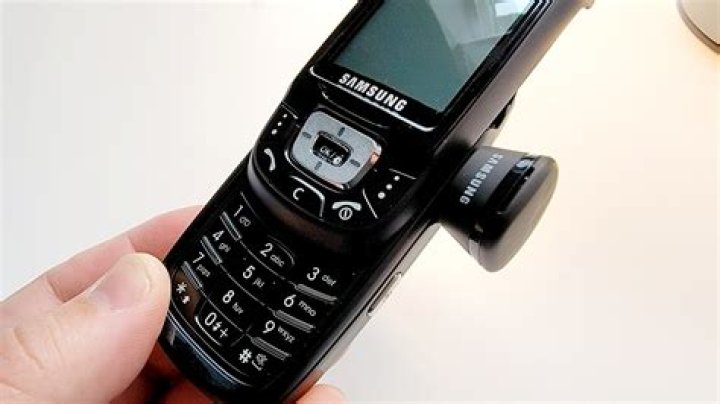 How do you reset an old Samsung slide phone?