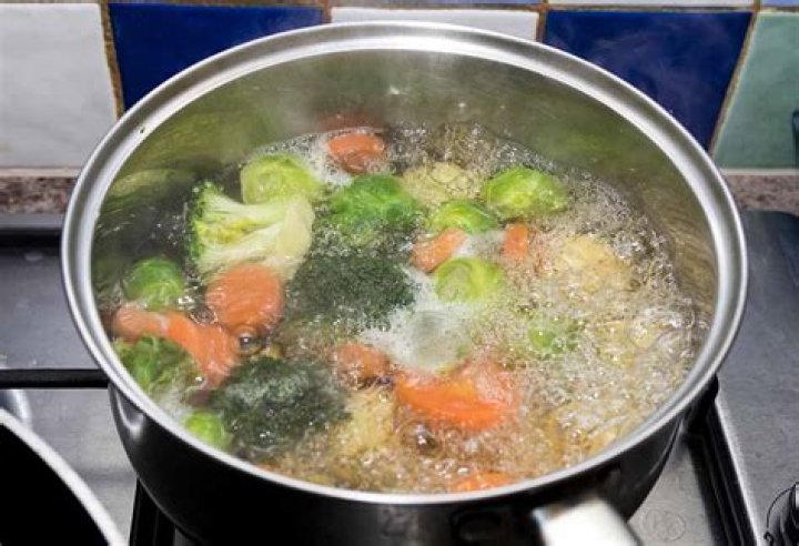 How long do you boil vegetables to blanch them?