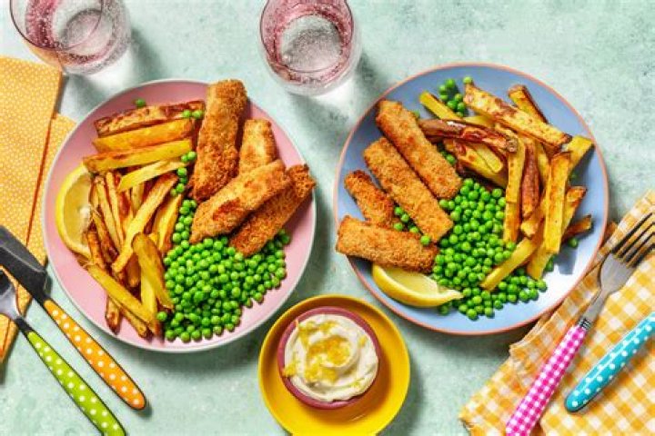 How many calories are in fish fingers and chips?