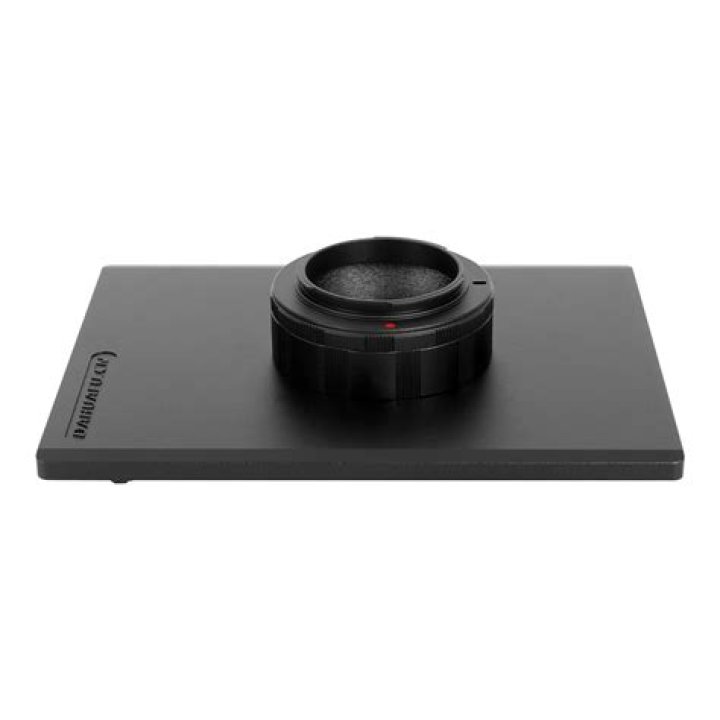 Is D7000 a professional camera?
