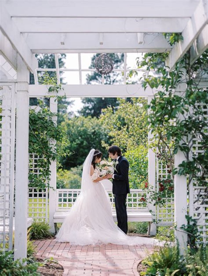 Is Laural Porter married?