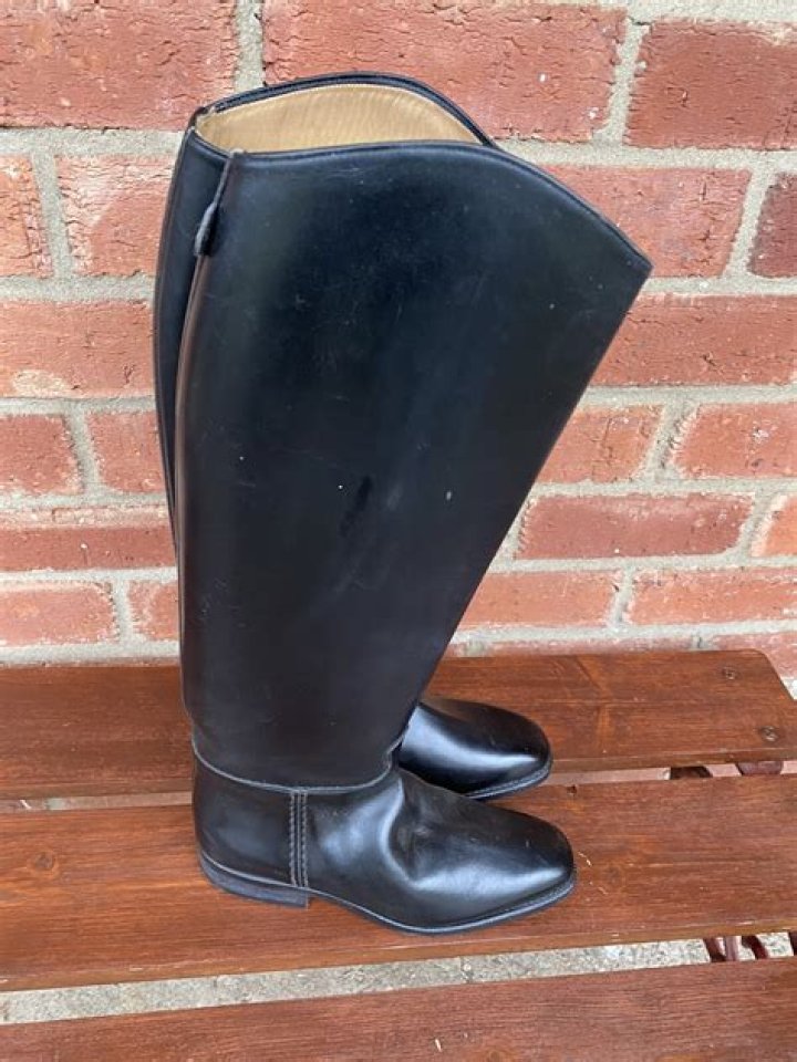 What are Cavallo boots used for?