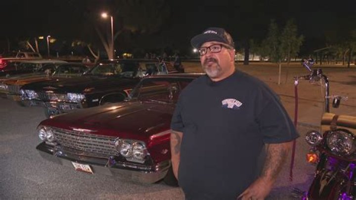 What lowrider means?