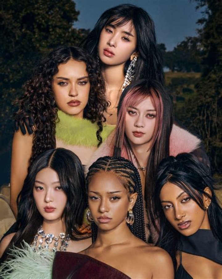 Who are the members of Klangkarussell?