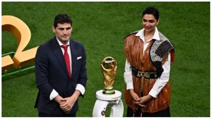 Who performed at the 2014 World Cup opening ceremony in Brazil?